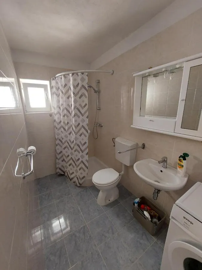 Apartman Vera Cres 0*,